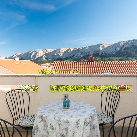 Apartment Glorija With Balcony Baska  Ngoại thất bức ảnh