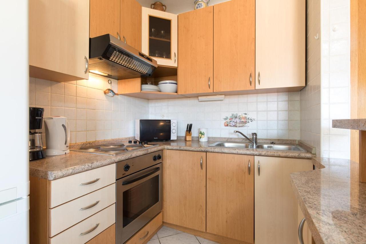 Apartment Glorija With Balcony Baska  Ngoại thất bức ảnh