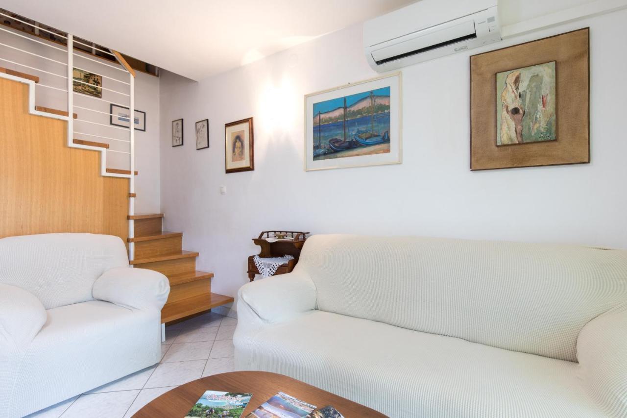Apartment Glorija With Balcony Baska  Ngoại thất bức ảnh